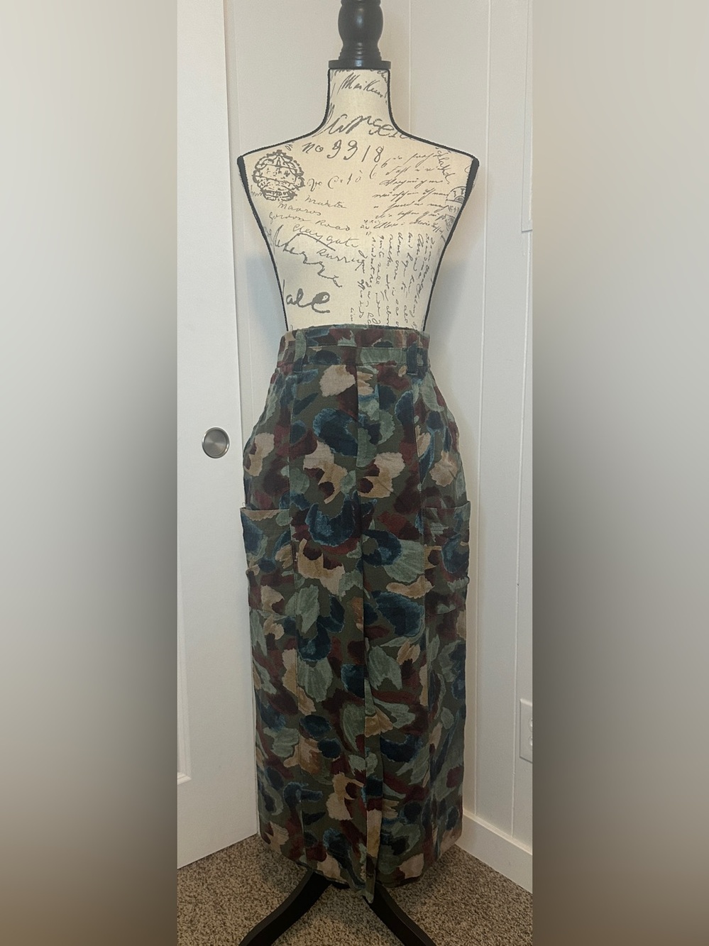 Democracy Soft Pant Large Floral Camo Print Wide Leg Cargo Pocket Cotton Blend